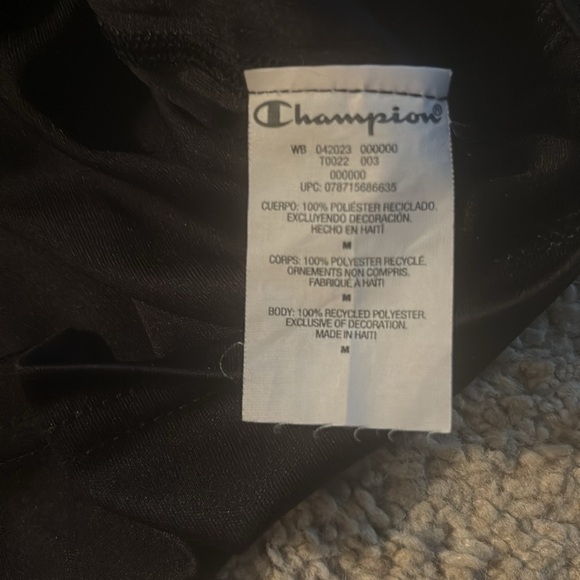 Champion Men’s black top - Picture 3 of 3